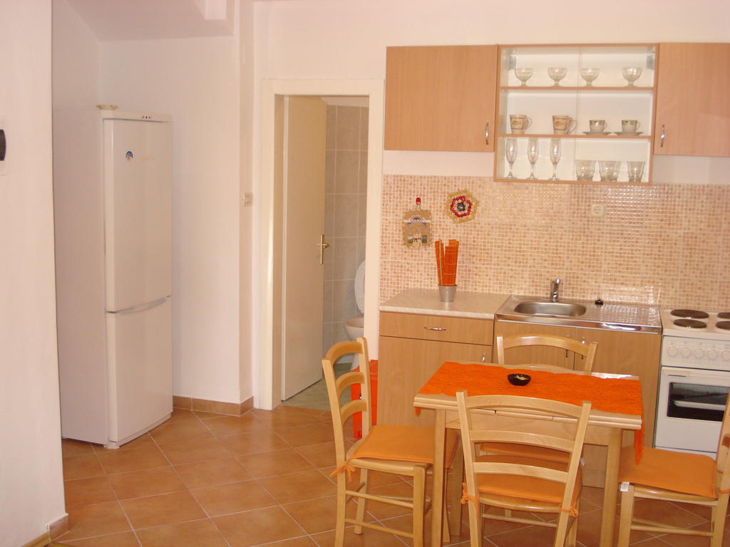 Studios Ana Mari Komiža Szoba fotó